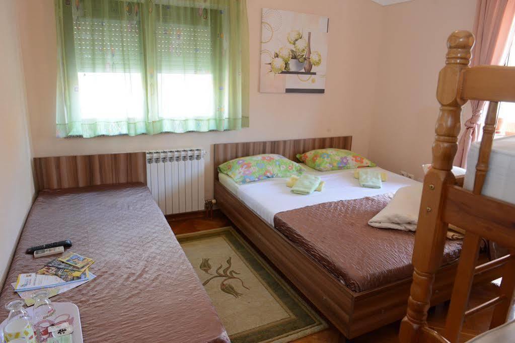 Hostel Dino Mostar Kültér fotó